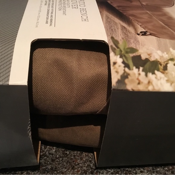 Threshold Bench Cover - Picture 3 of 3